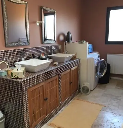 House With Hammam Between And Circuit Le Mans