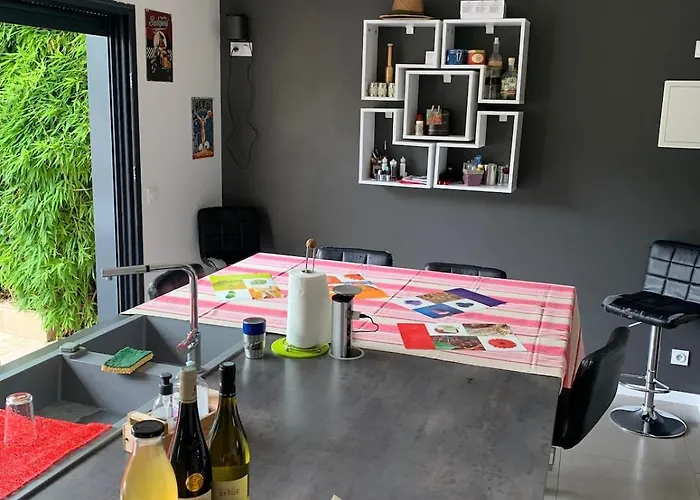 House With Hammam Between And Circuit *